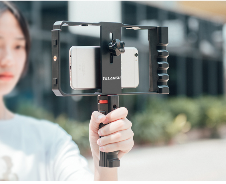 PC02A Smartphone Video Rig( Plastic+ Double Handle) PC02A Smartphone Video Rig( Plastic+ Double Handle)